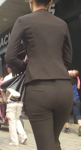 街拍细腰圆臀制服OL