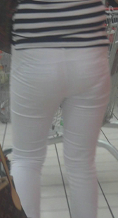 超市白裤紧身少妇