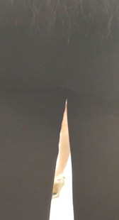 近距离跟拍打底黑裤口味重