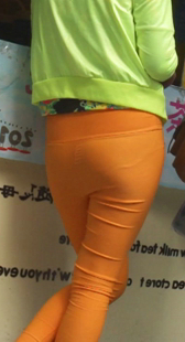 高挑黄裤OL小少妇