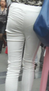 黑白布裤你喜欢哪个