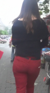 哪个红裤少妇你喜欢哪个