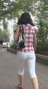 性感紧身内痕白布少妇