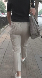 米裤少妇腰细屁股大