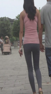 呢绒小妹身材好