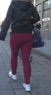 街拍红色呢绒少妇口味重