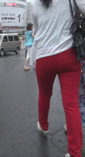 红裤大屁股少妇我喜欢