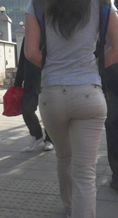 紧身细腰大屁股少妇