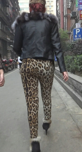 斑纹少妇身材好