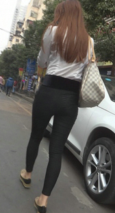 高挑黑臀少妇身材好