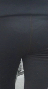 紧身黑裤少妇屁股大