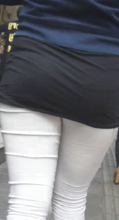 衣服太长把屁股包住了