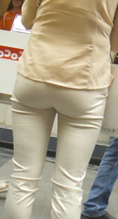 性感白裤屁股圆又紧