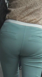 紧身白领屁股超极大内痕紧