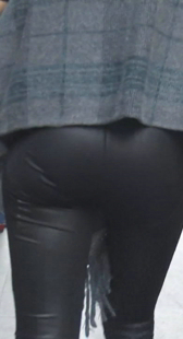 紧身大屁股圆臀少妇