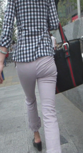 粉裤少妇屁股大