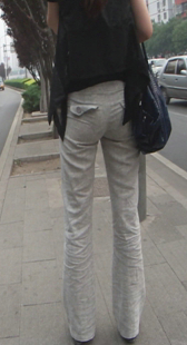 灰裤细腰大屁股