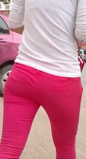 超紧红裤成熟少妇