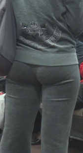 地铁呢绒包臀真丰满