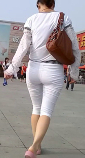 紧身少妇超宽臀内痕明显