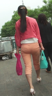 街拍布裤紧身内痕