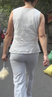 经典白布裤包臀少妇