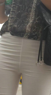 紧身白裤配合大臀OL