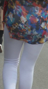 少妇屁股大用衣服来遮羞