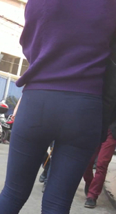 蓝色打底重口味少妇