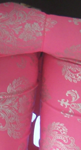 红裤宽臀成熟少妇