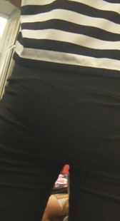 地铁打底黑臀少妇