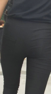 紧身黑色打底少妇包臀有肉感