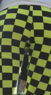 上楼梯才能体现她的美臀