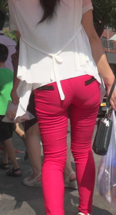 街拍红裤美女视频