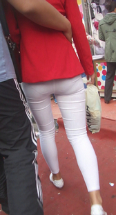 性感紧身打底白裤少妇