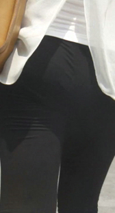 打底饱满黑裤少妇