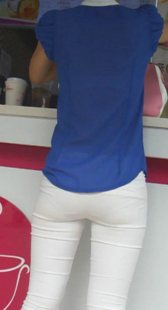 白裤少妇屁股圆又紧