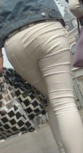 白裤小少妇好会扭