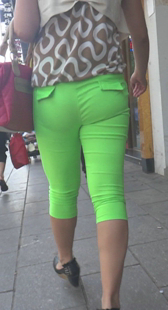 浅绿色紧裤大臀