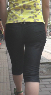 黑色闪光牛仔紧身裤