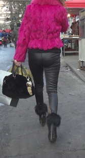 小少妇包臀皮裤