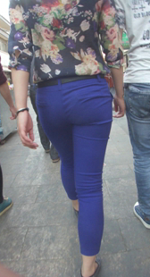 蓝色包臀布裤少妇屁股大