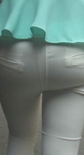 紧身圆臀布裤少妇