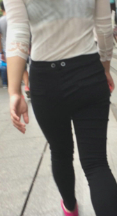 超紧打底裤少妇走路S型