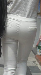 白布包臀紧又大