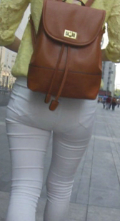 性感白裤小少妇内痕明显