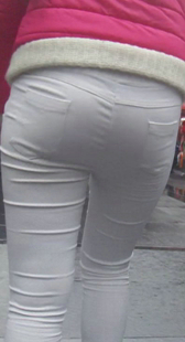 街拍白紧裤小妹视频