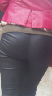 性感皮裤包臀少妇