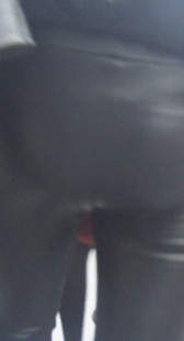 大屁股皮裤小少妇