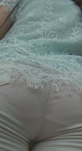 超紧白裤红内痕